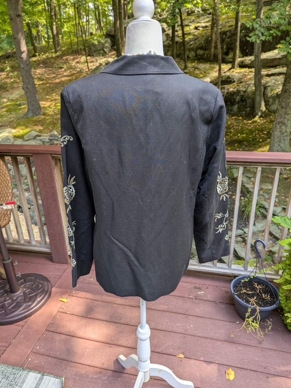 Victor Costa Black Jacket with Cream Floral Embroidery - Picture 5 of 11